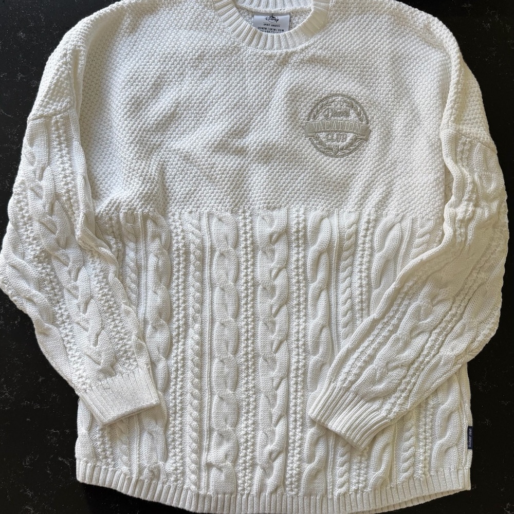 Disney Vacation Club White Crew Spirit Jersey M - Picture 3 of 9